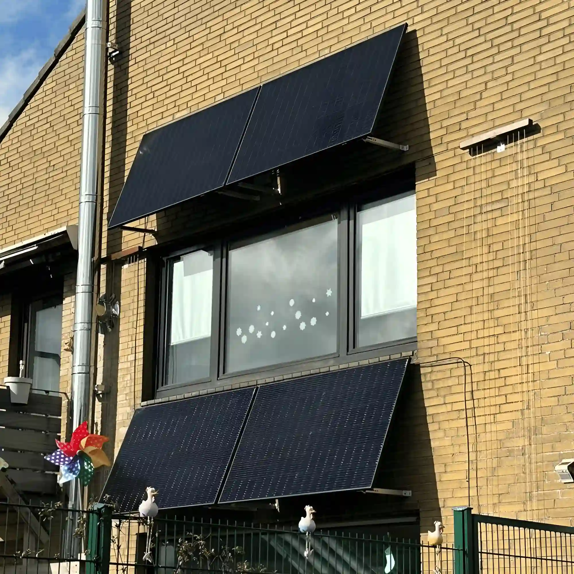 Balkonkraftwerk Halterung für die Wand - Set für ein Solarmodul - Image 3